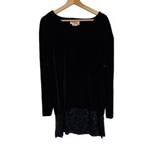 Worthington Velvet Tunic Size 2xl Black floral hem long sleeve